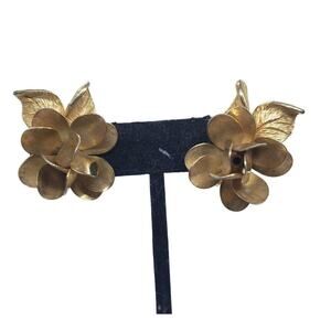 Vintage Big 3D Flower Clip On Earrings Gold Wash Judy Lee Realistic Big Sgned